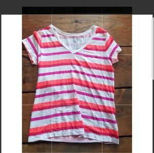 Gap Essential V-neck T-shirt